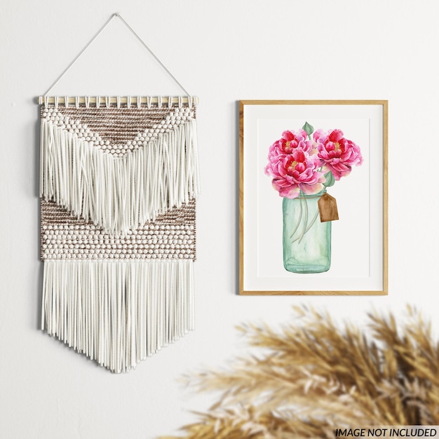 Рама с вышитой работой